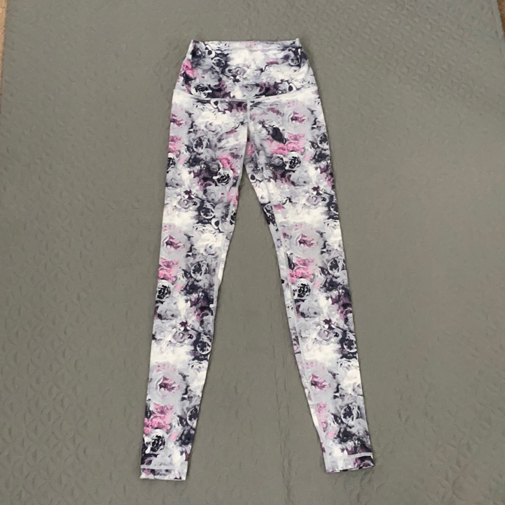 Grey/pink lulu lemon rose print leggings